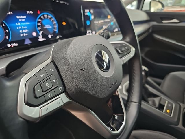 Fahrzeugabbildung Volkswagen Golf 1.0 TSI Active NAVI ACC SHZ RFK GJR