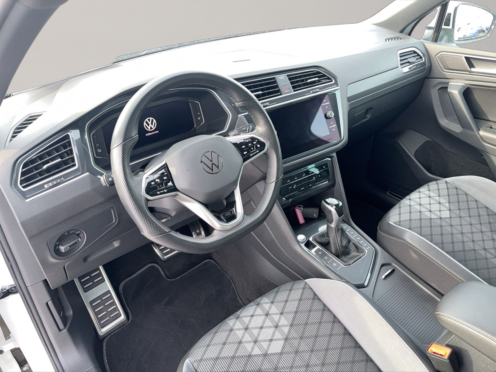 Tiguan eHybrid R-Line, Matrix, DCC, 20"Alu