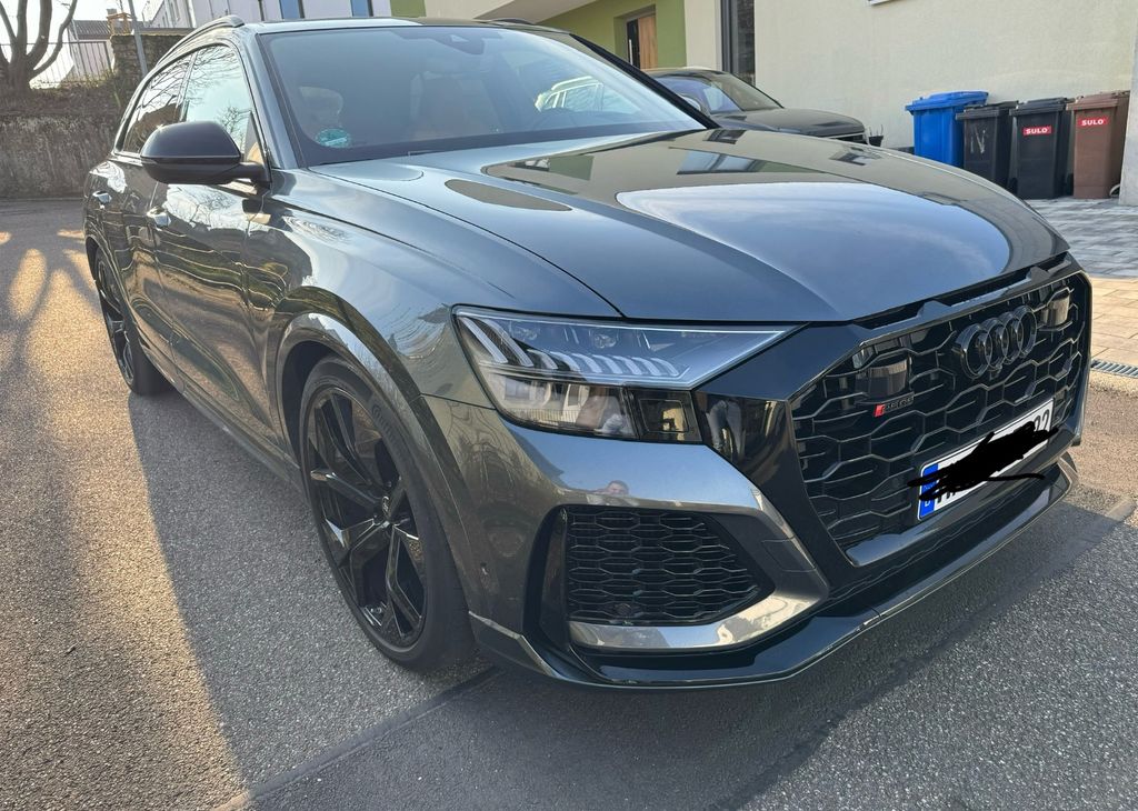 Audi RSQ8