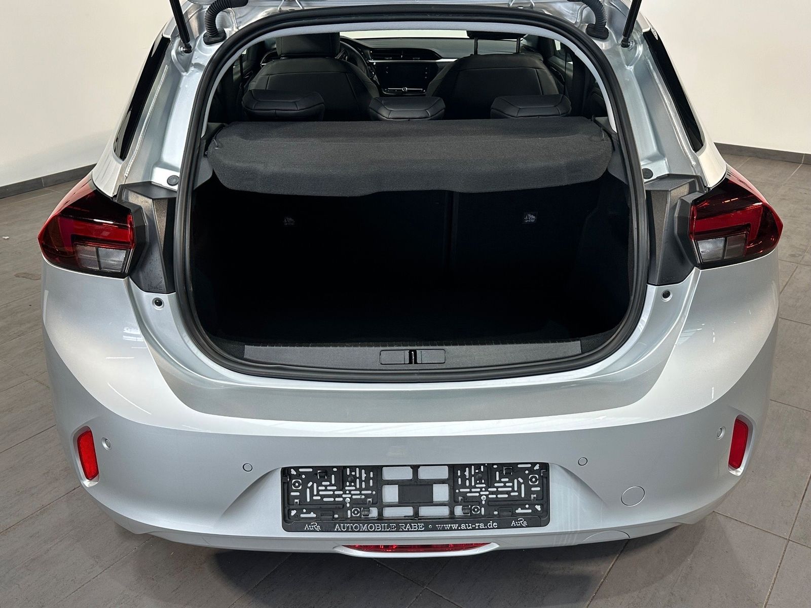 Fahrzeugabbildung Opel Corsa e Elegance NAV+LED+KAMERA+SHZ+KEYLESS