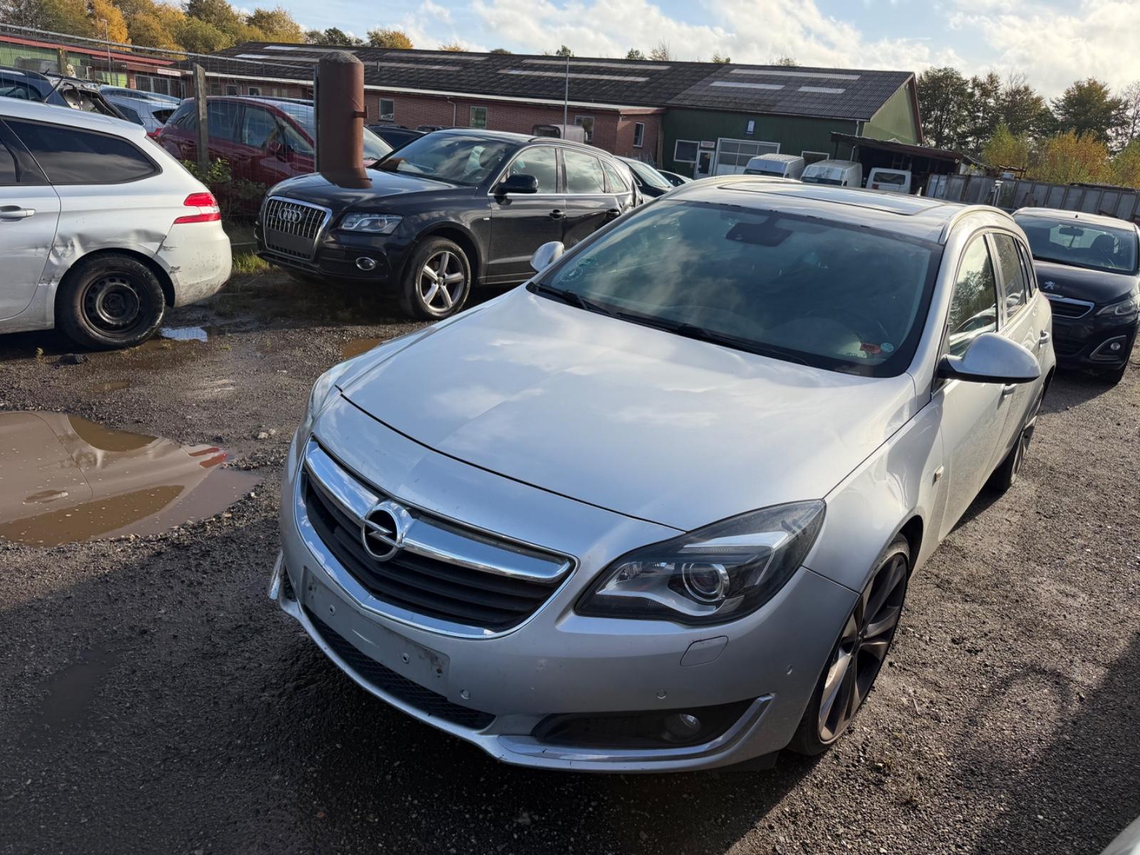 Opel Insignia 2015 — rear view