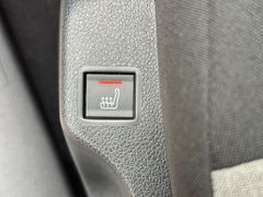 Fahrzeugabbildung Citroën Berlingo XL BlueHDi 130 EAT8 MAX 7 Sitzer & Navi