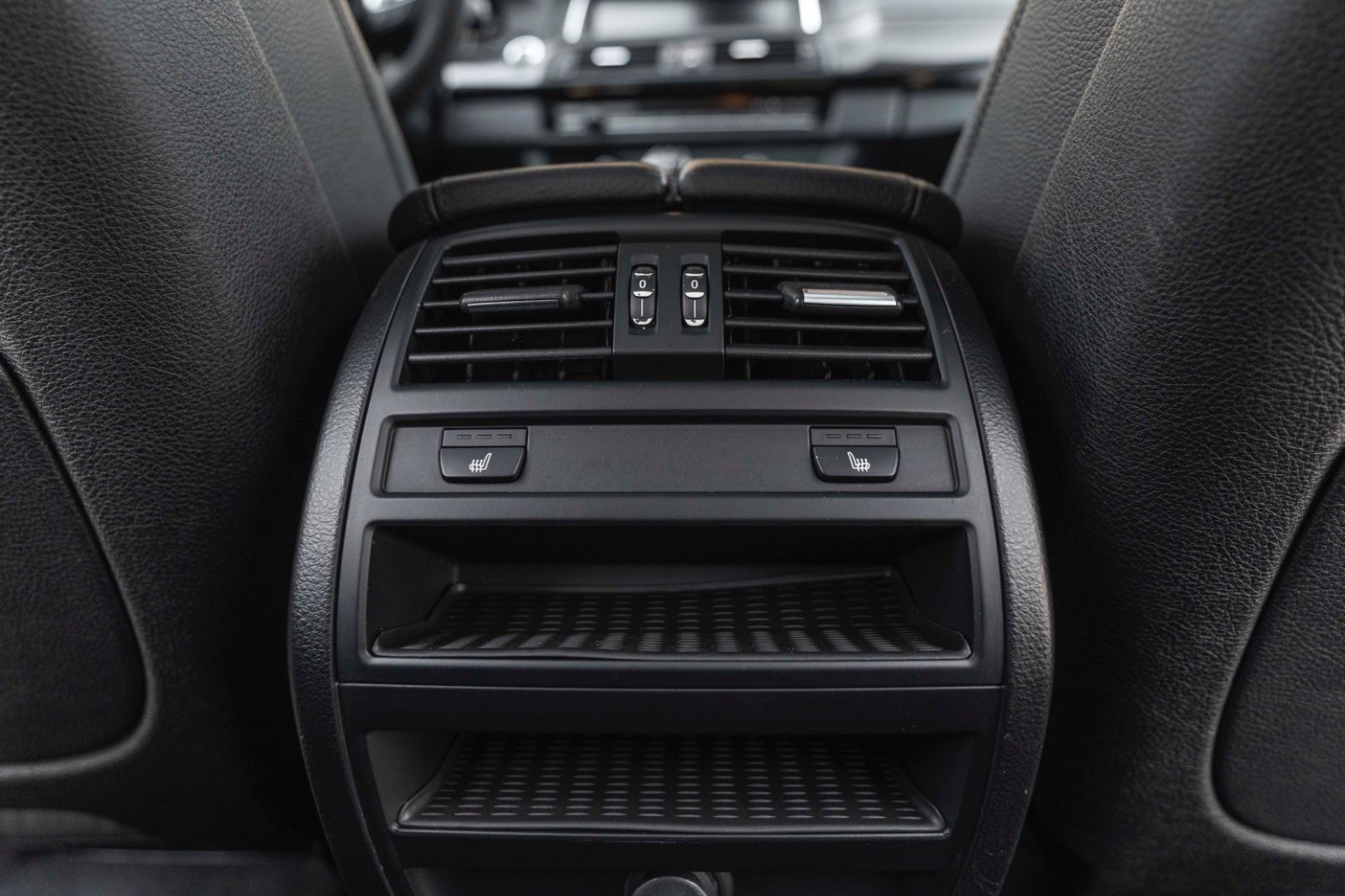 Fahrzeugabbildung BMW 550I Xdrive M-Performance HUD LED KAM NAV H&K