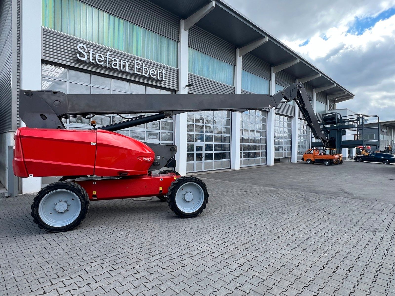 Fahrzeugabbildung Manitou 280 TJ / Arbeitshöhe: 28m / 4x4