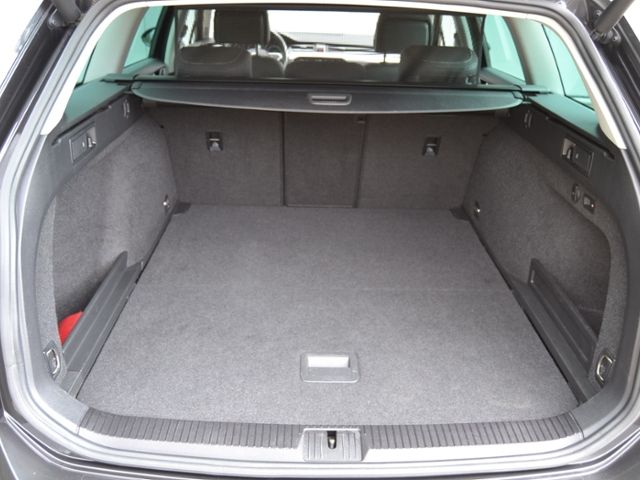 Passat Variant 2.0 TDI DSG Elegance AHK/MATRIX/N