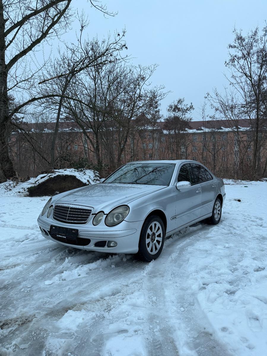 Mercedes-Benz E 220 Limousine CDI