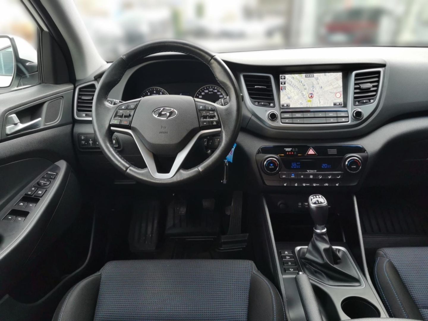 Fahrzeugabbildung Hyundai Tucson blue Advantage 2WD Navi, 8-fach bereift M