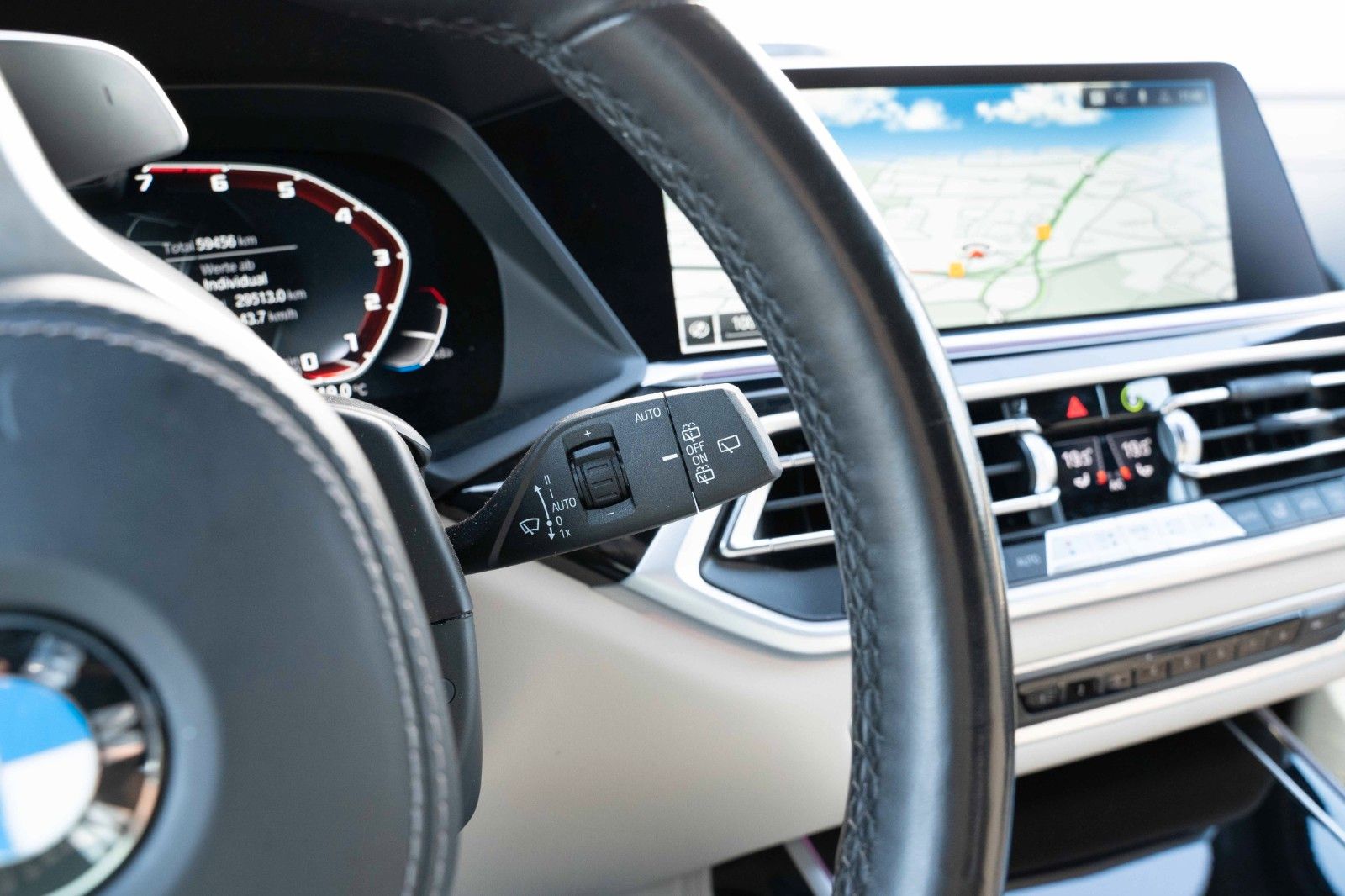 Fahrzeugabbildung BMW X7 M50 i SPORT VOLL SHADOW LED TV CARBON 22"