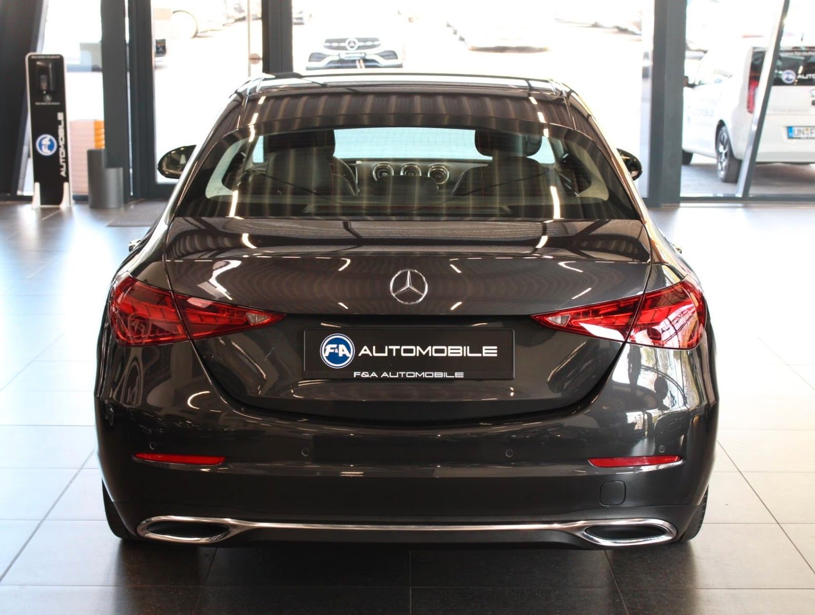 Fahrzeugabbildung Mercedes-Benz C 220 d Avantgarde HUD+Kamera+1.Hand