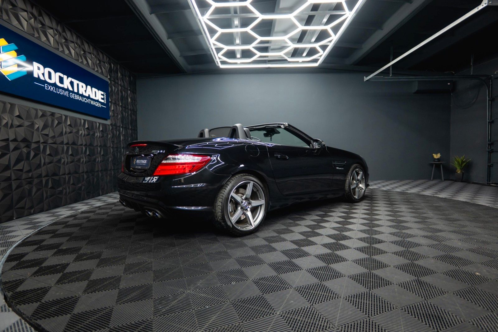 Fahrzeugabbildung Mercedes-Benz SLK 55 V8 AMG Roadster Carbon | Service NEU