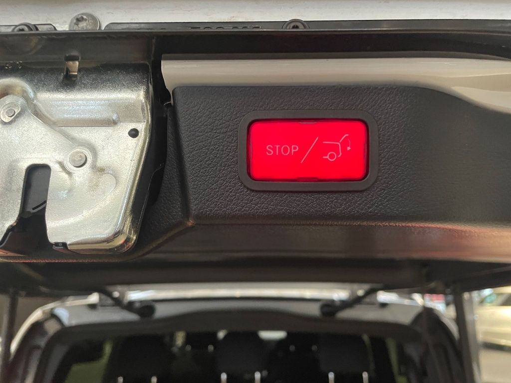 Fahrzeugabbildung Mercedes-Benz V 300 d 4MATIC STYLE Lang AMG STHZ EASY-PACK AHK