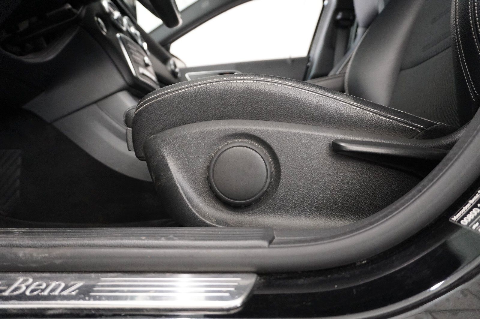 Fahrzeugabbildung Mercedes-Benz A 200 CDI AMG LINE NAVI/LED/KAMERA/SPORT/SHZ/PDC