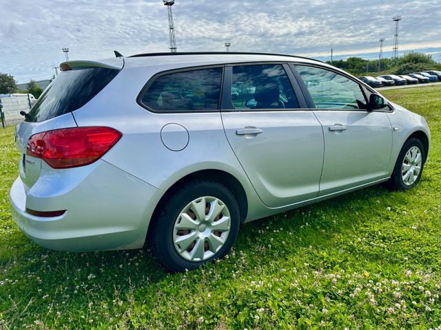 Opel Astra J Sports Tourer Design Edition — Bild 3