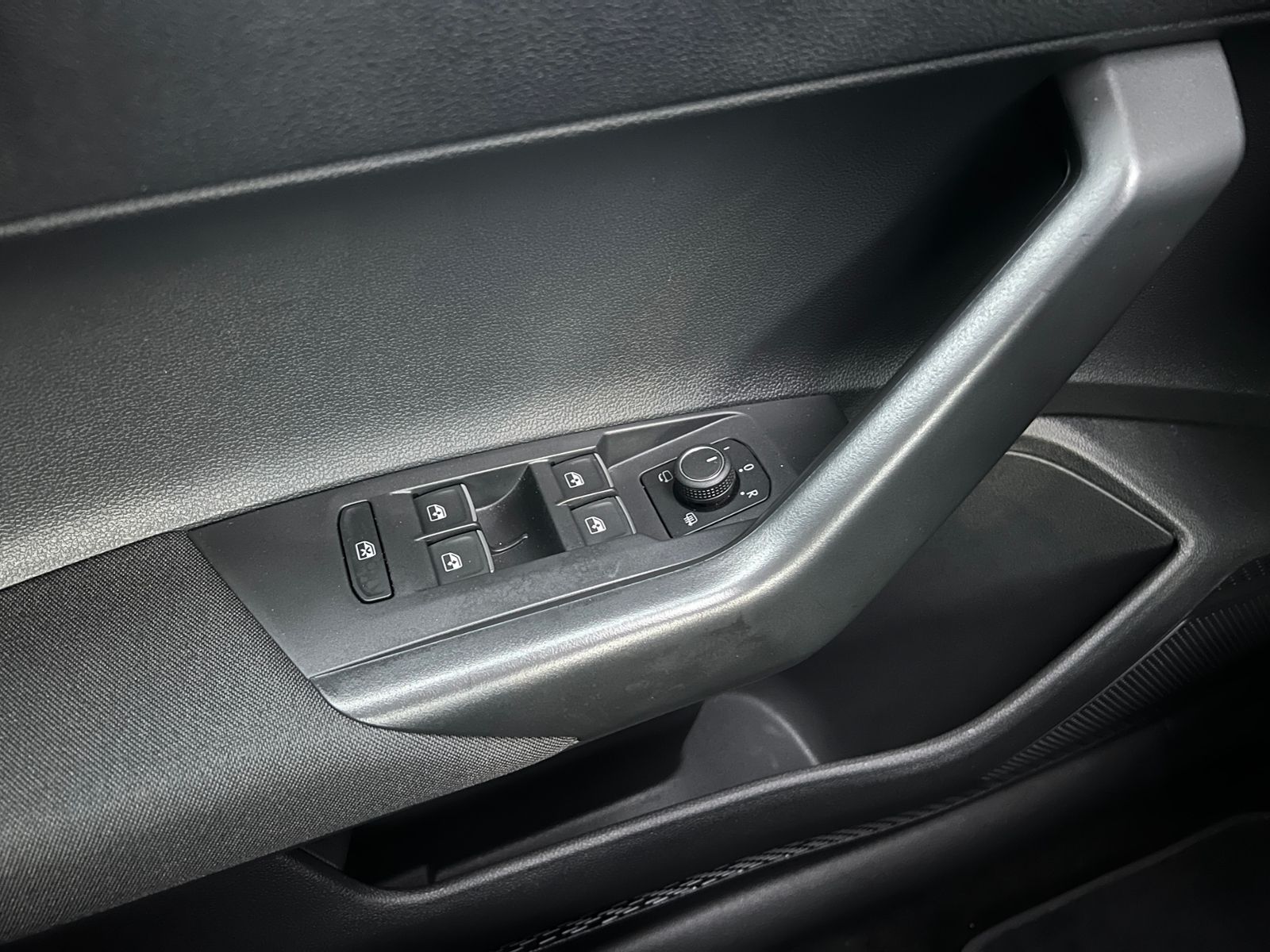 Fahrzeugabbildung Volkswagen Polo Style 1.0 TSI DSG *IQ.Drive-Paket, IQ.Light