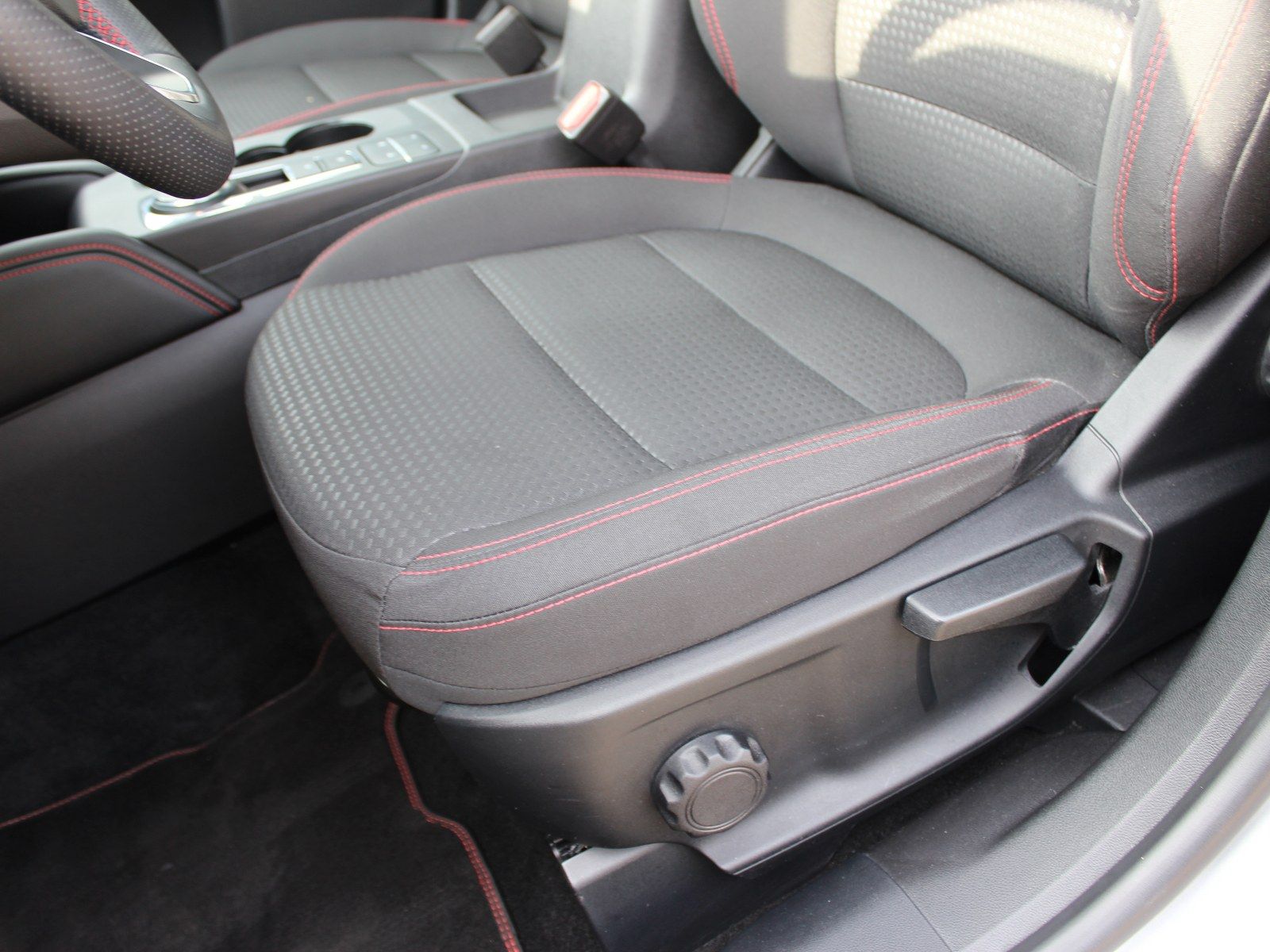 Fahrzeugabbildung Ford Kuga Plug-In Hybrid ST-Line 2,5 Duratec