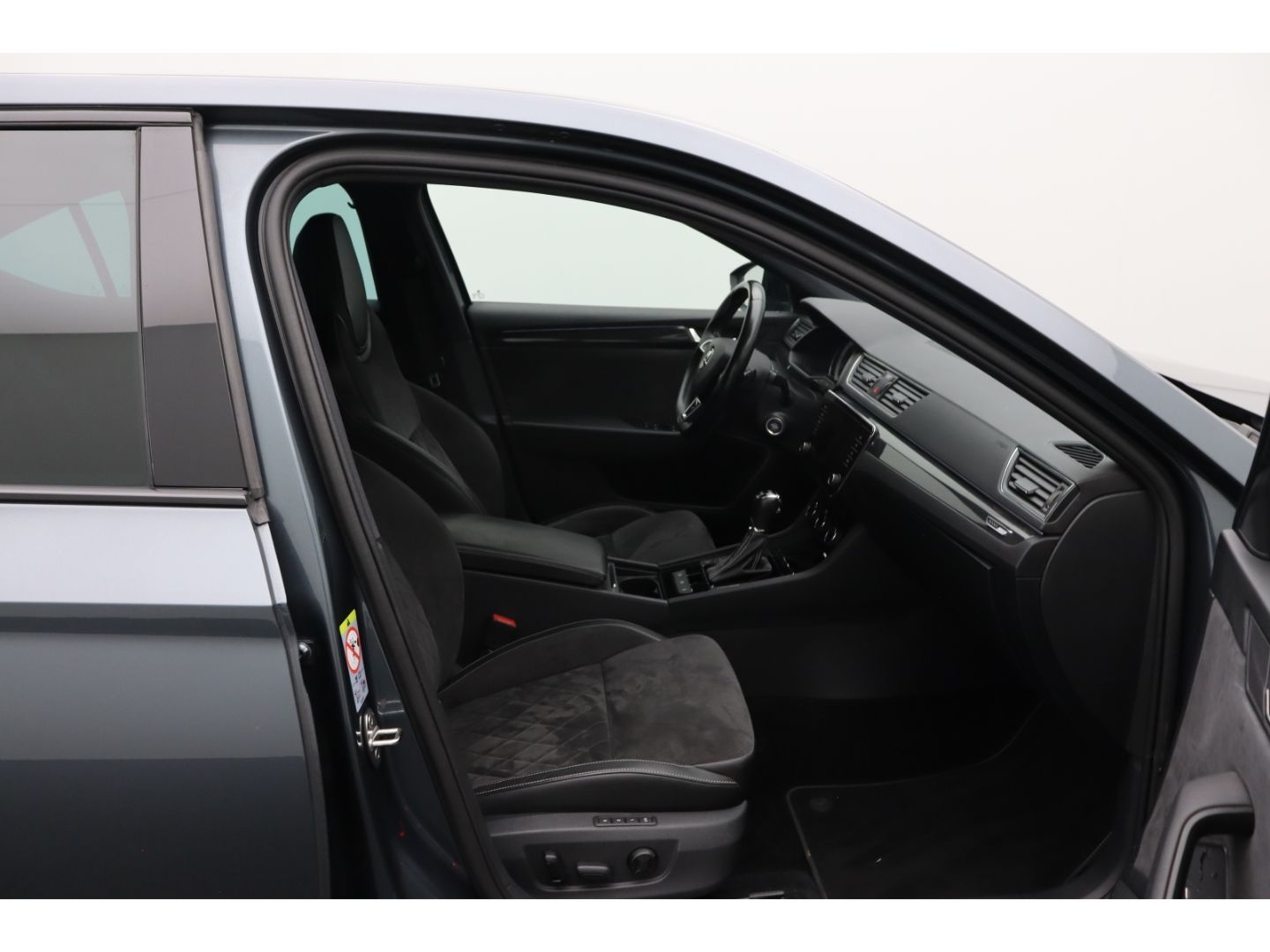 Fahrzeugabbildung SKODA Superb SportLine 4x4 Sportline Canton ACC AHK