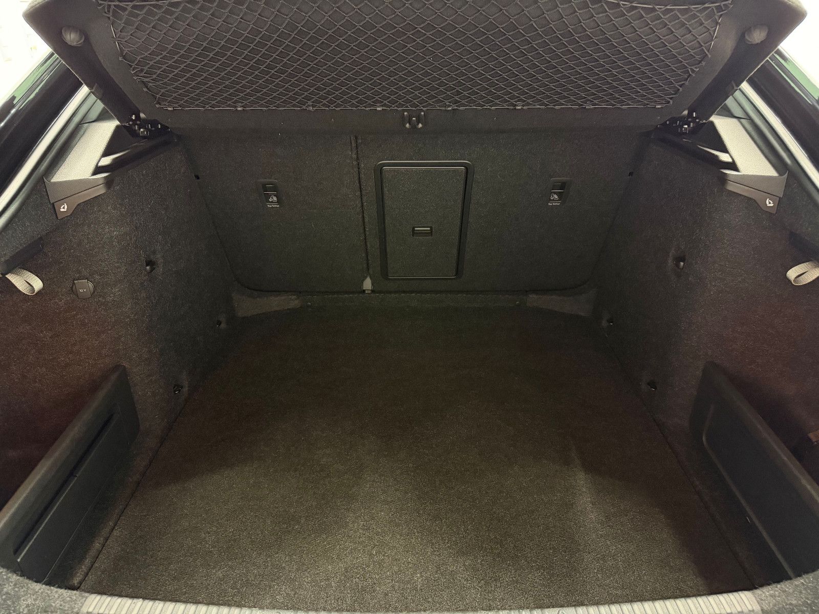 Fahrzeugabbildung SKODA Octavia Lim. RS/LED/PANO/DAB/MEMORY/ACC/AMBI+