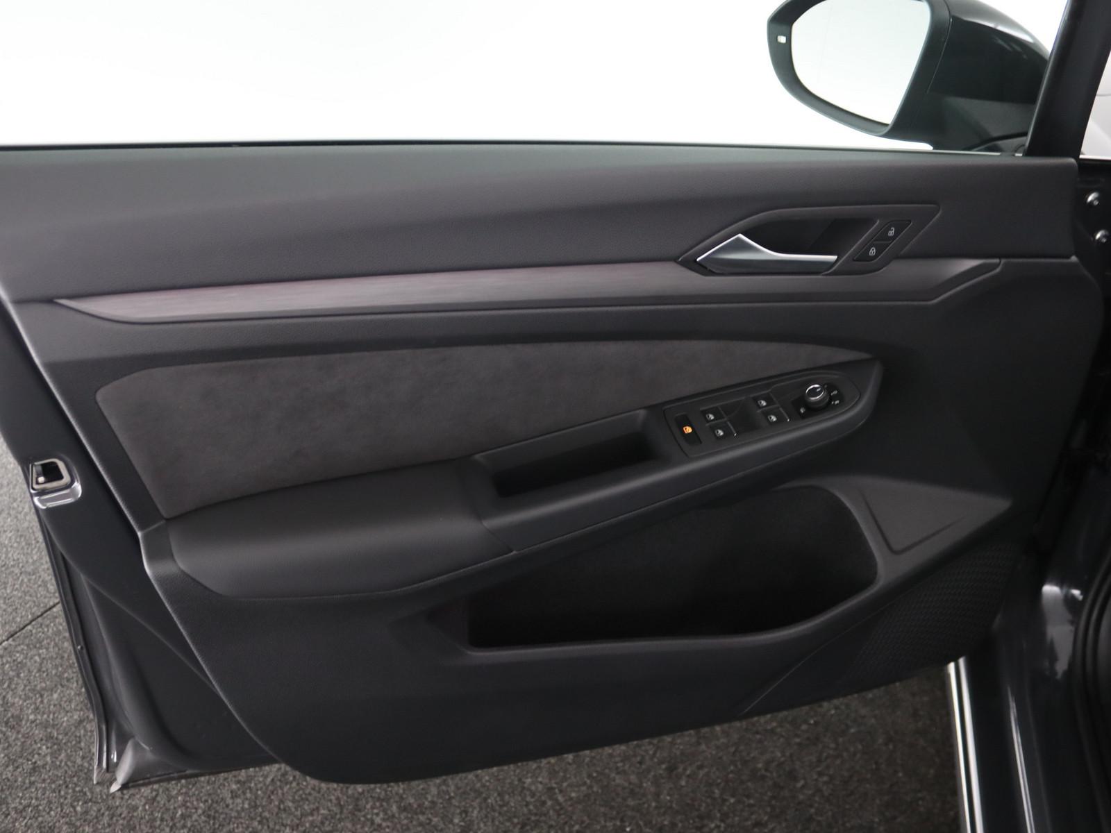Volkswagen Golf VIII 2.0 TSI Style LED ACC SHZ PDC MEMORY, миниатюра 15