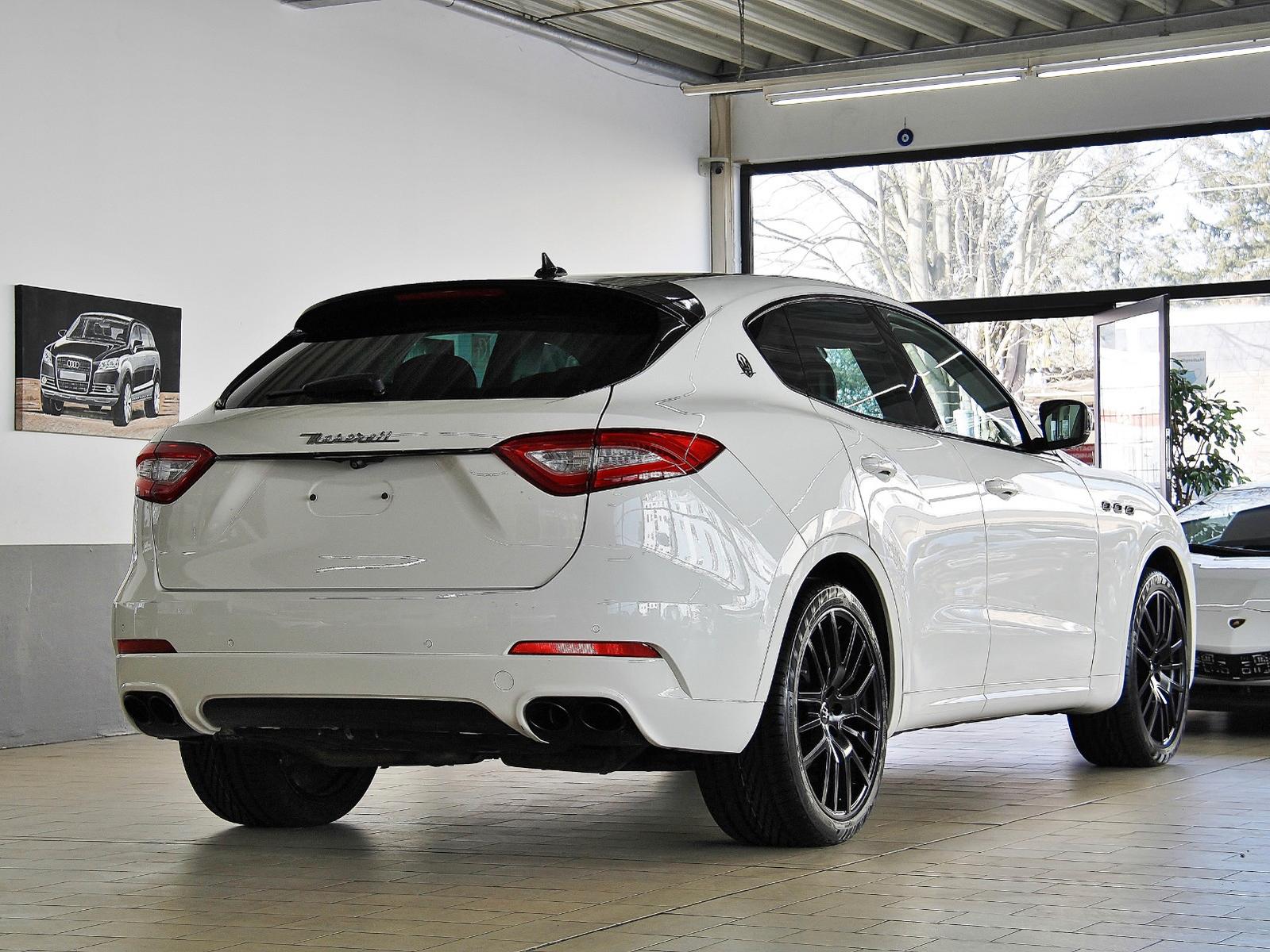 Maserati LEVANTE 3.0d Q4 *360+NAVi+SPUR+LEDER+SKYHOOK+21"