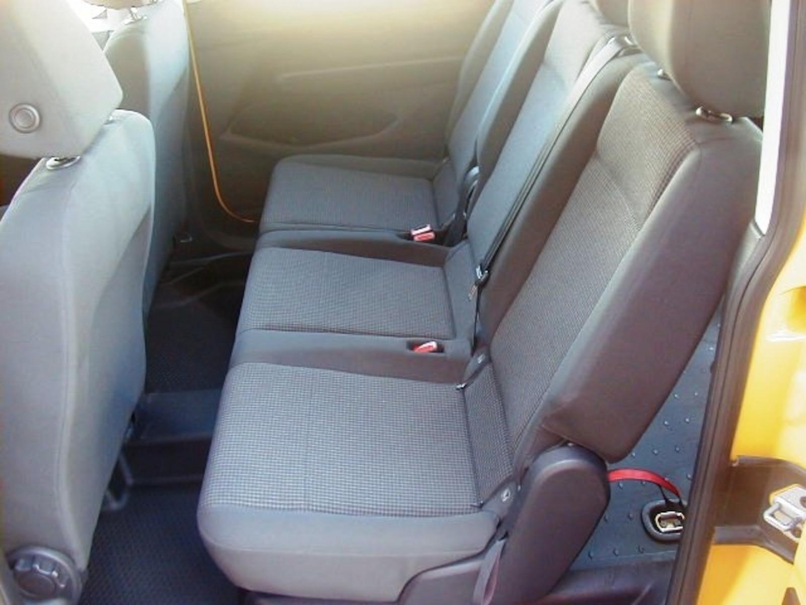 Volkswagen Caddy Maxi 2.0TDI Kombi-Klima-5 Sitze-AHK-1.Hand