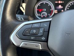 Fahrzeugabbildung Volkswagen T6.1 Multivan DSG Navi Sitzh ACC R.Cam 3xKlima