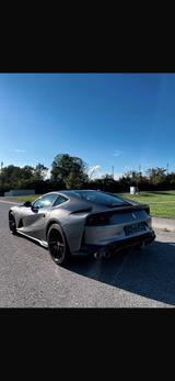Ferrari 812 6.5 V12 Superfast DCT F1 - - graue Ferrari 812