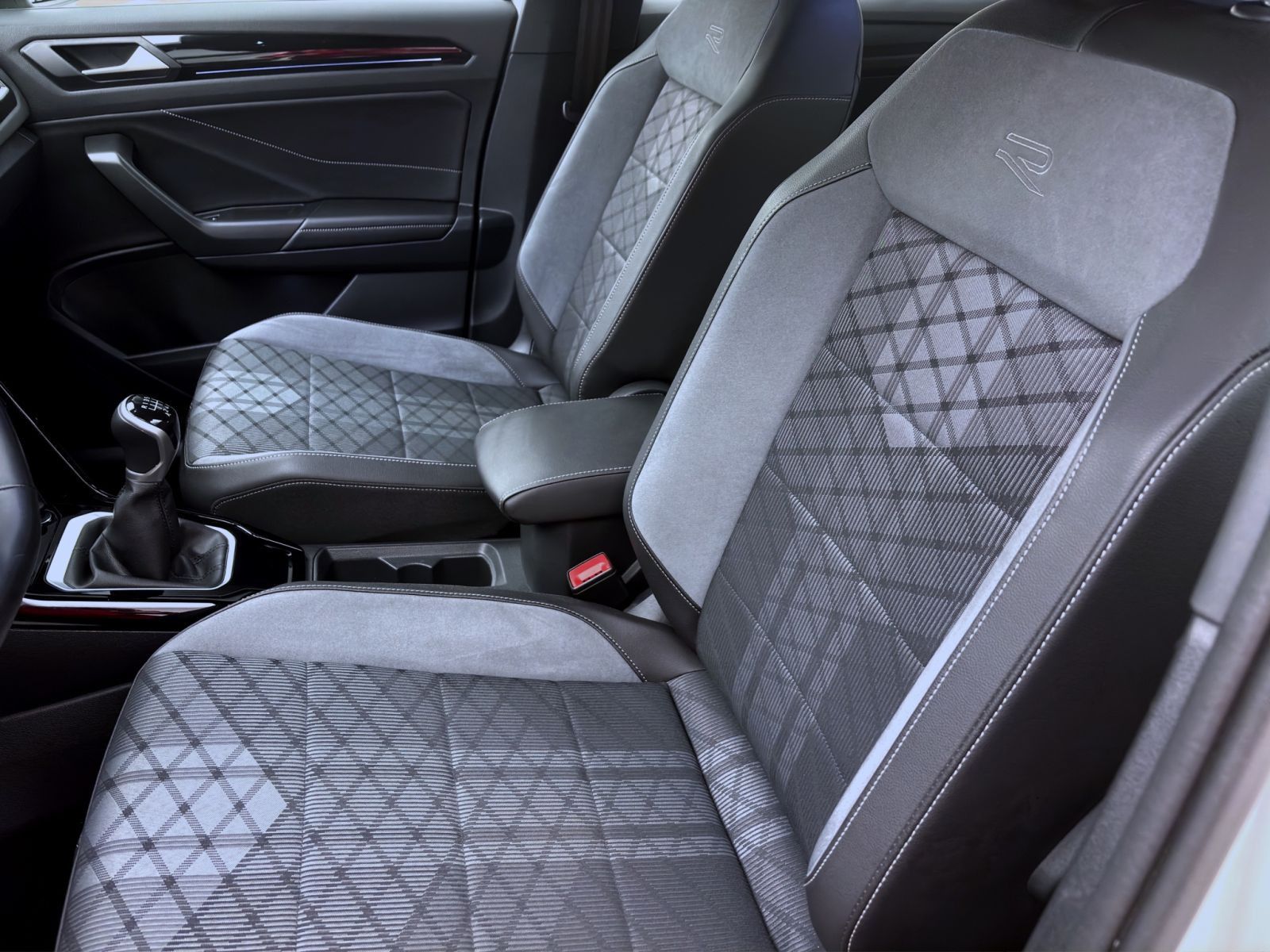 Volkswagen T-Roc - Bild 10
