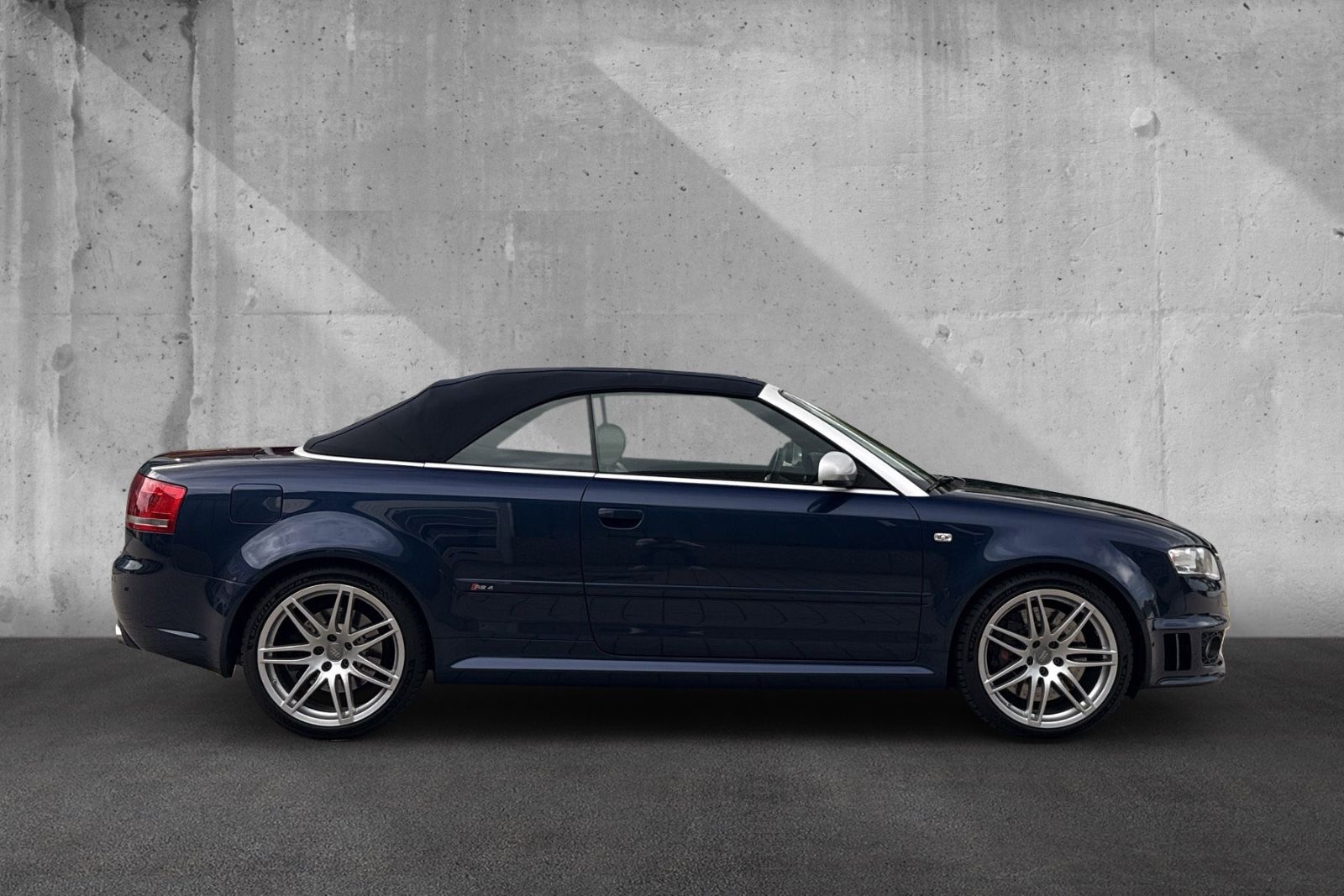 Fahrzeugabbildung Audi RS4 Cabrio*Top Zustand*Scheckheft*Sammler