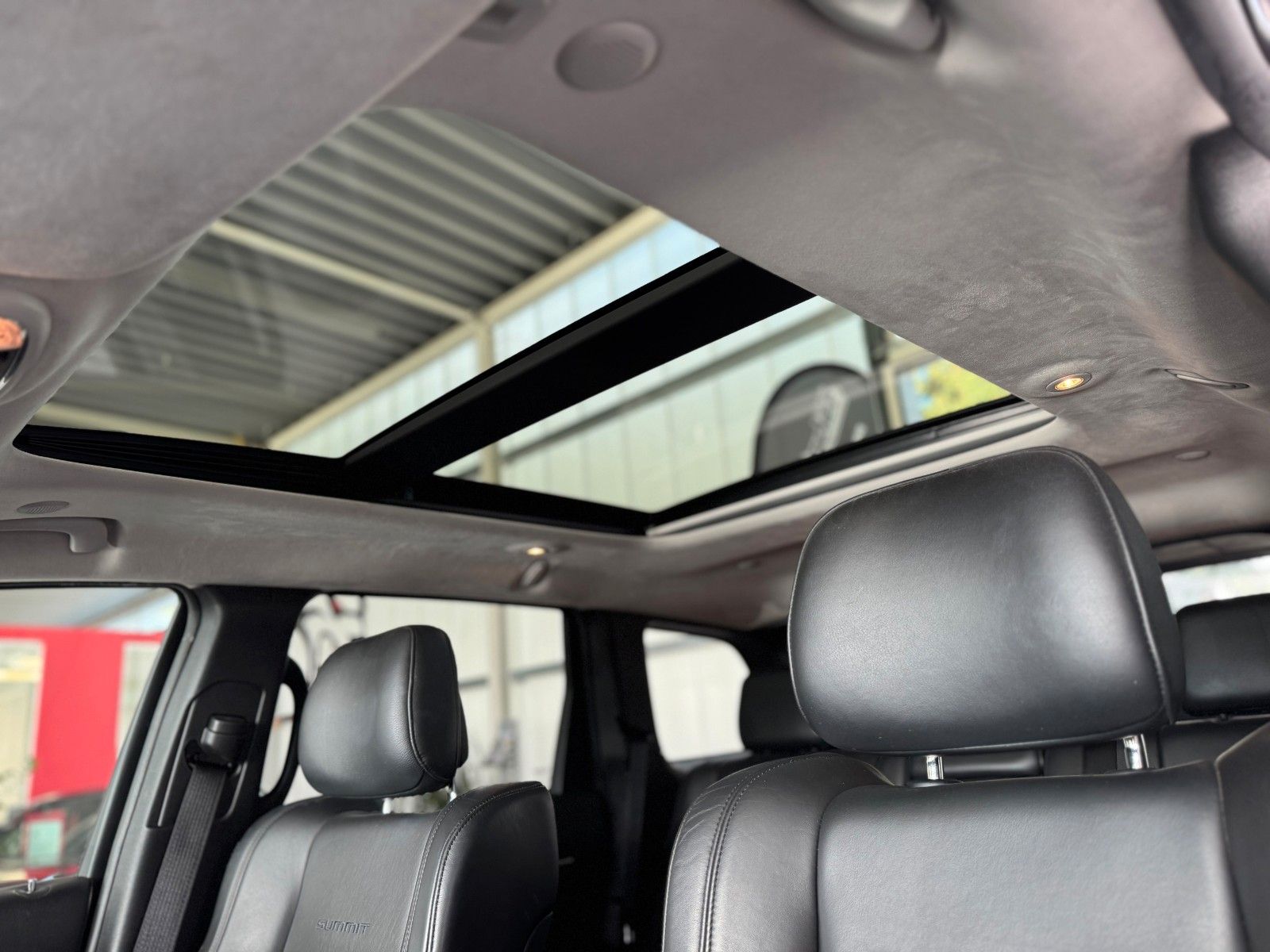 Fahrzeugabbildung Jeep Grand Cherokee 3.0 CRD Summit AHK Luft Pano