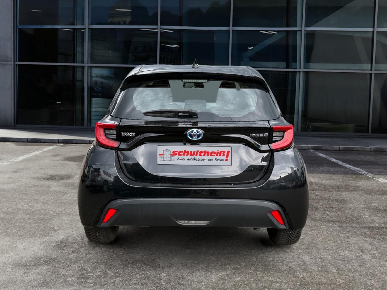 Fahrzeugabbildung Toyota Yaris Hybrid Club