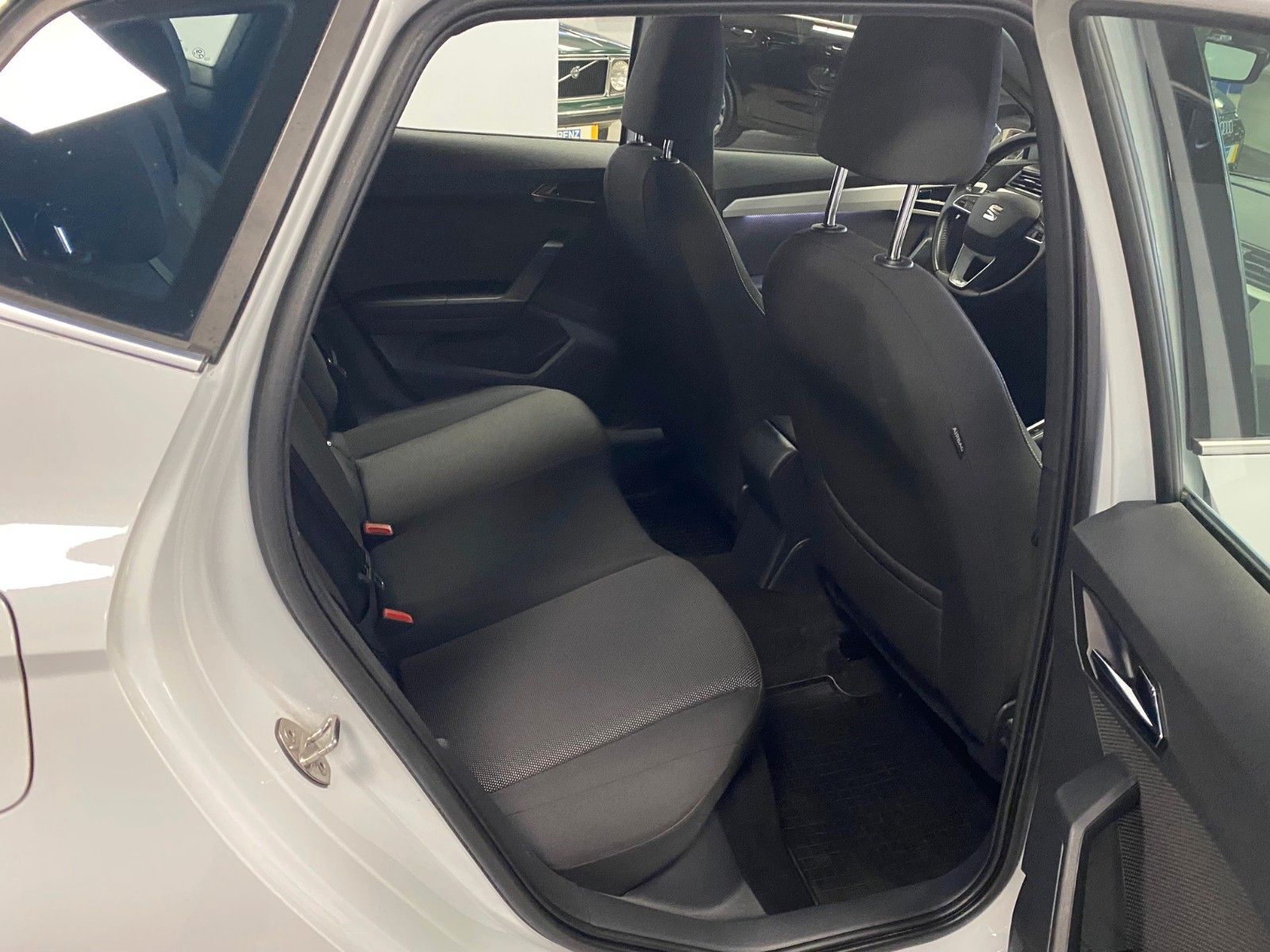 Fahrzeugabbildung SEAT Arona 1.0 TSI Start&Stop XCELLENCE+TEMPOMAT+PDC