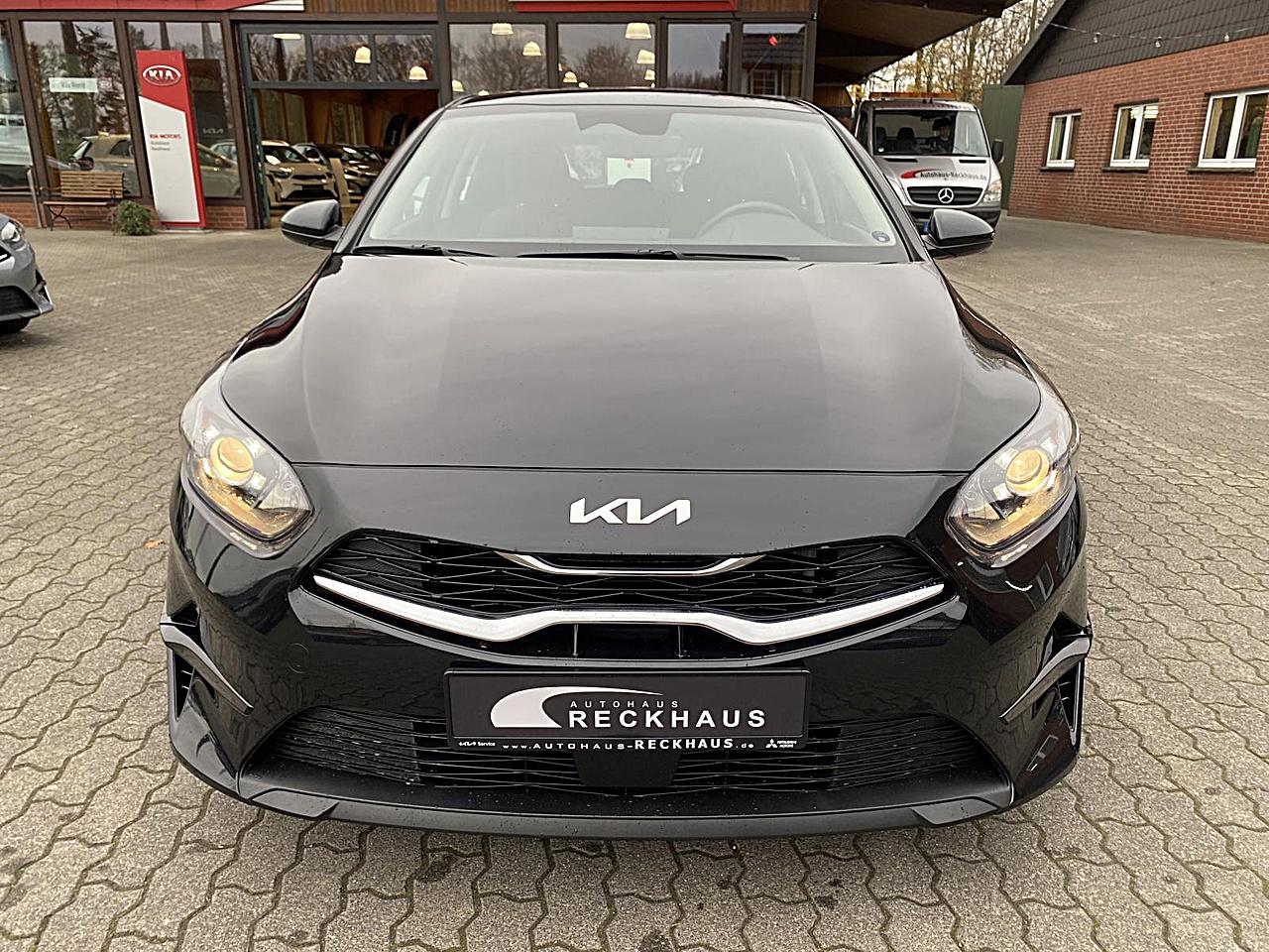 Kia CEED 1.5T 140 DCT7 VISION KOMFORT+ NAVI Klima