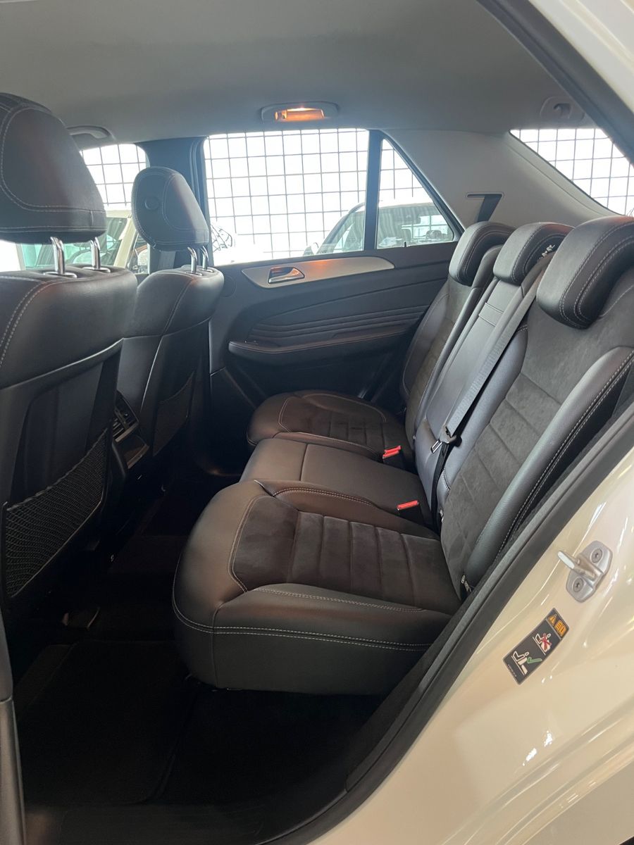 Fahrzeugabbildung Mercedes-Benz ML 350 d BlueTec 4Matic * 1.HAND * GEPFLEGT *