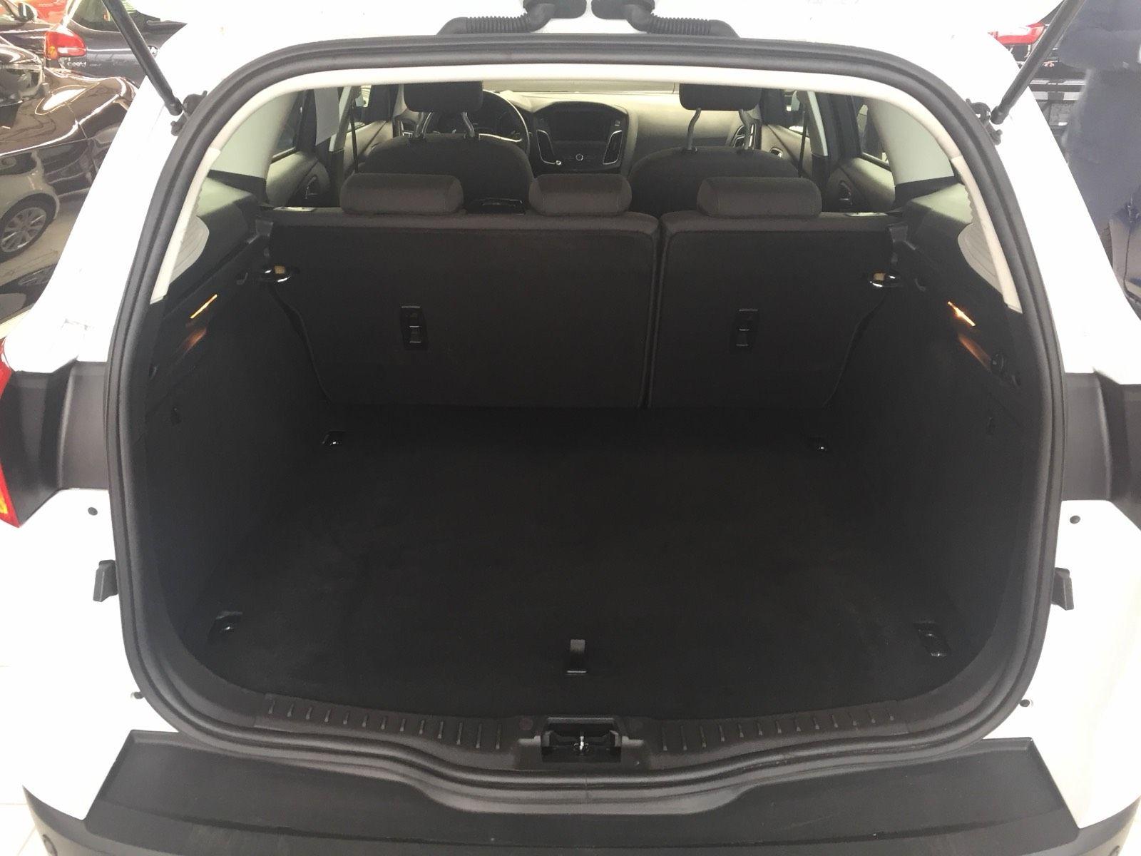 Ford Focus 2015 — photo 10