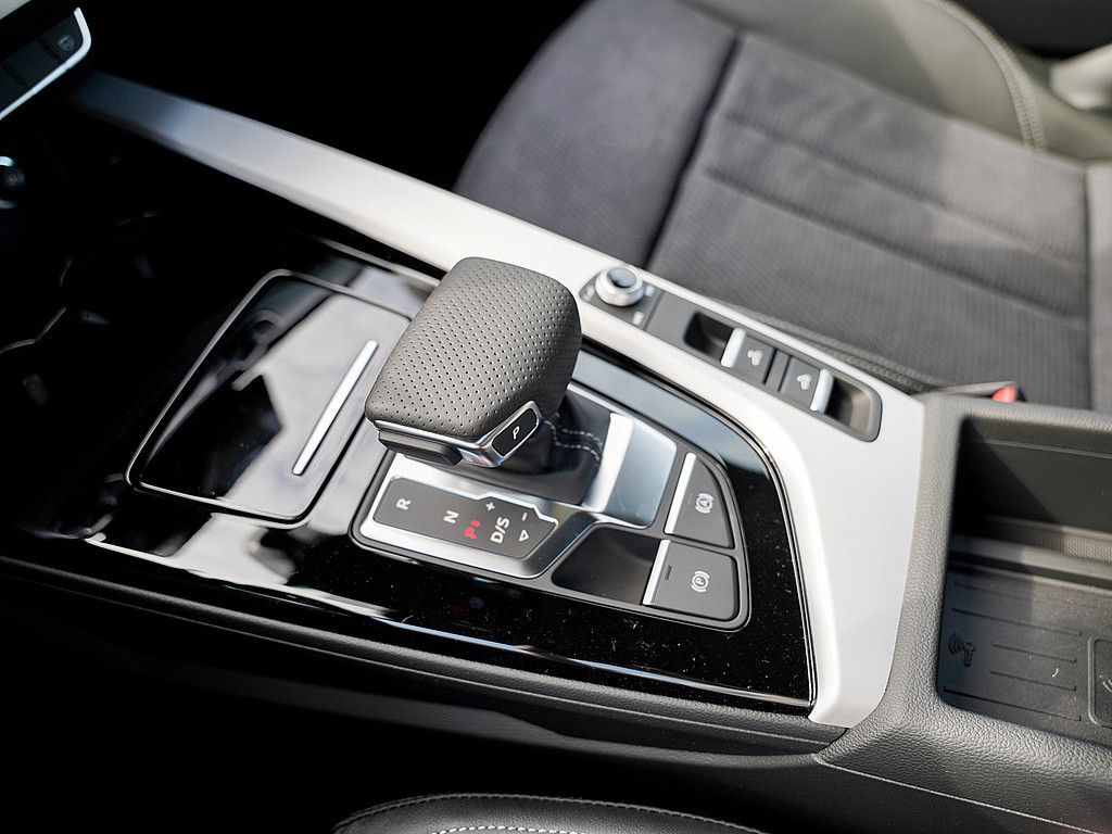 Fahrzeugabbildung Audi A5 Cabriolet 35 TFSI S line NAVI MATRIX-LED ACC