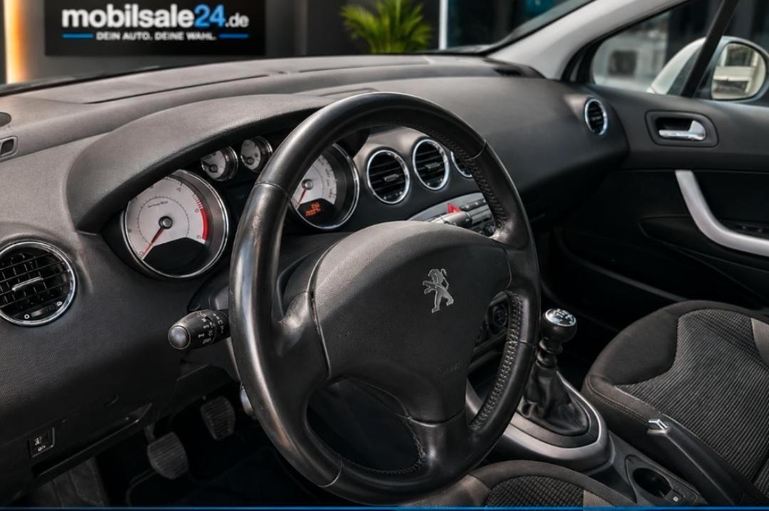 Peugeot 308 2012 — photo 7