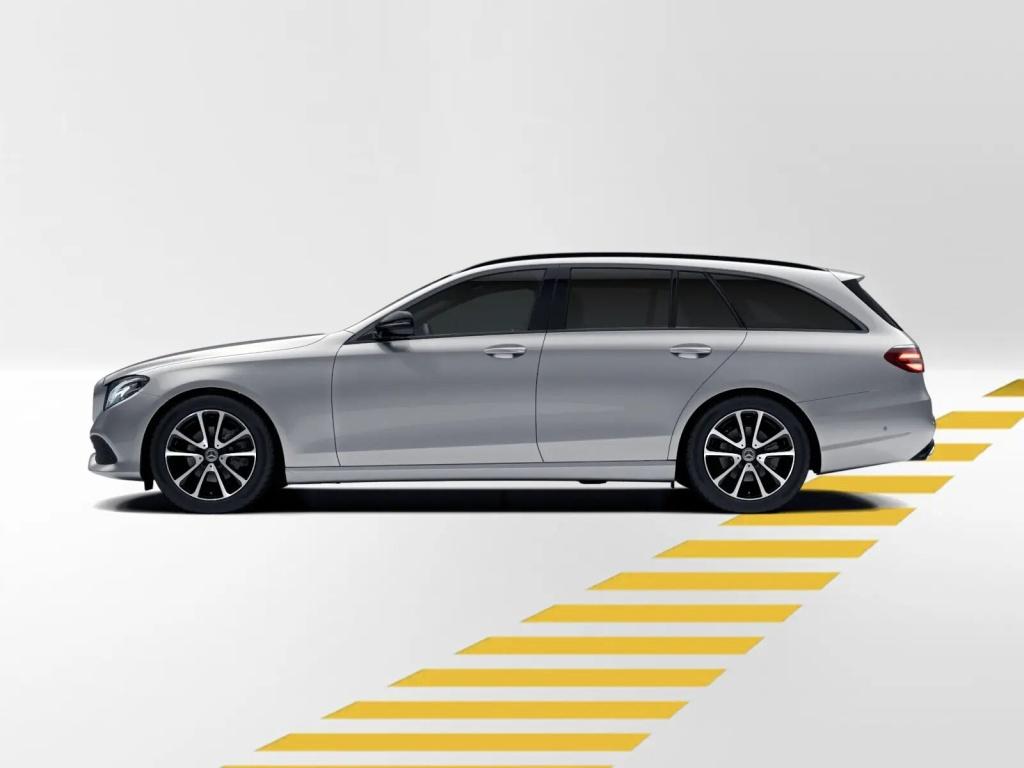 Mercedes-Benz E 220 d T AVANTGARDE SHZ AHK NAVI KAMERA LED