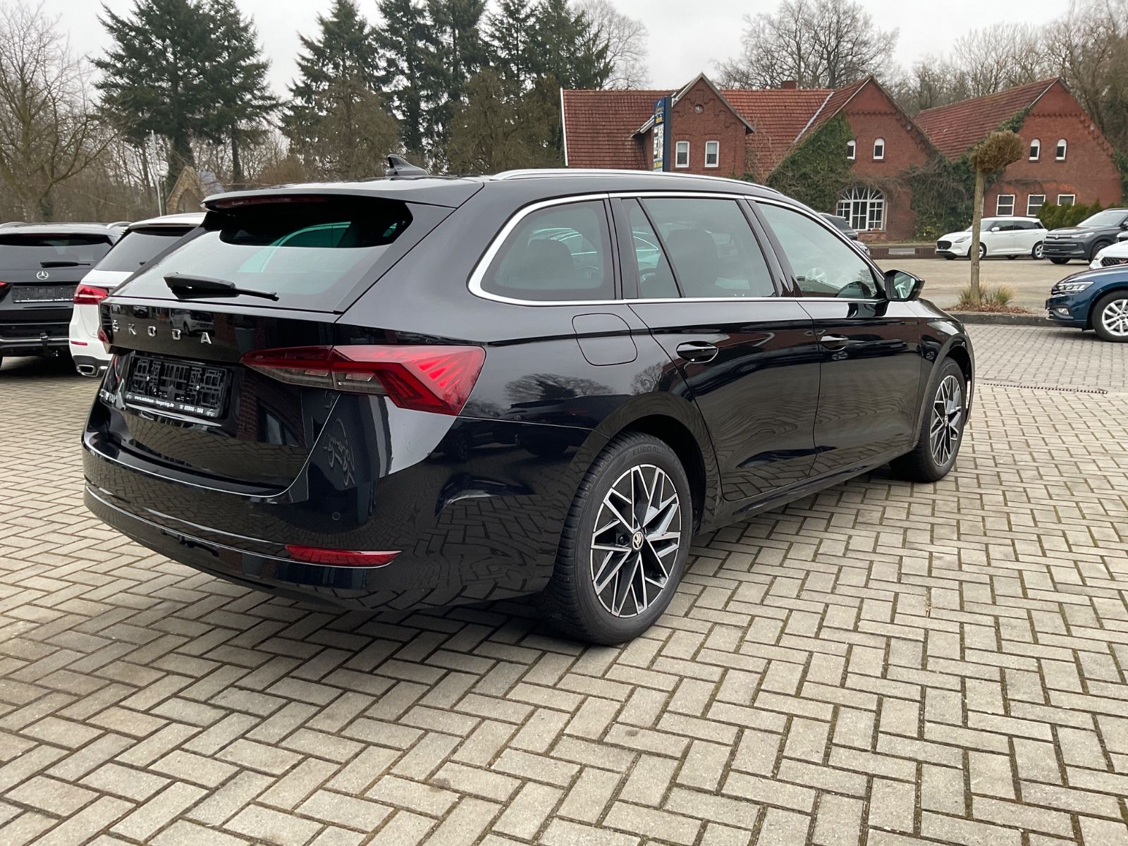 Fahrzeugabbildung SKODA Octavia Combi 2.0 TDI DSG,Navi,LED,HeadUp