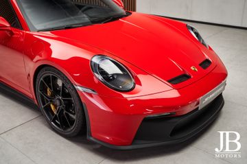 Porsche 992 - 6