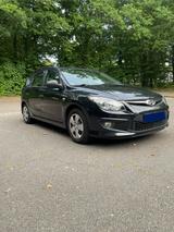 Hyundai i30 CW 1.6 CRDi 66 kW TÜV neu, Scheckheft - Hyundai i30 aus 2010 mit Diesel-Antrieb