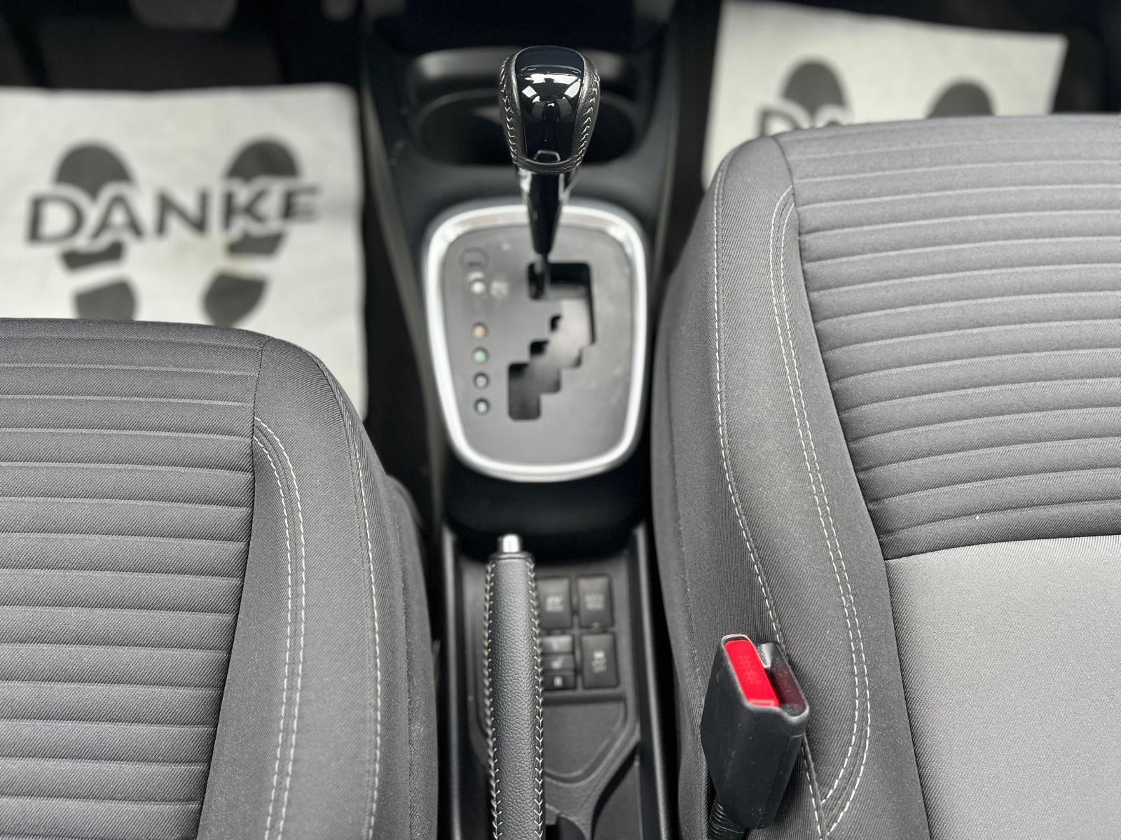 Toyota Yaris Hybrid 5 türig Automatik