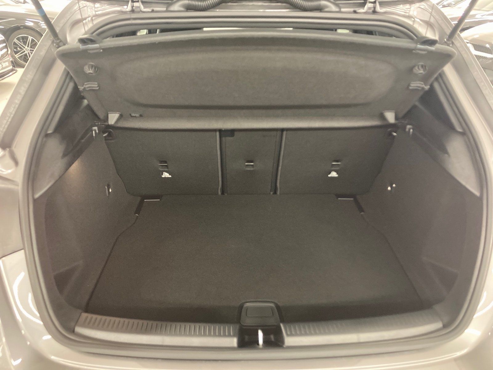 Fahrzeugabbildung Mercedes-Benz A 200 AMG*Kamera*Ambiente*MBUX-High*Sound*18"