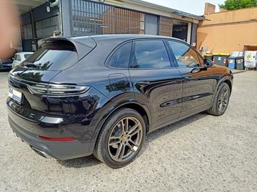 Porsche Cayenne - 5