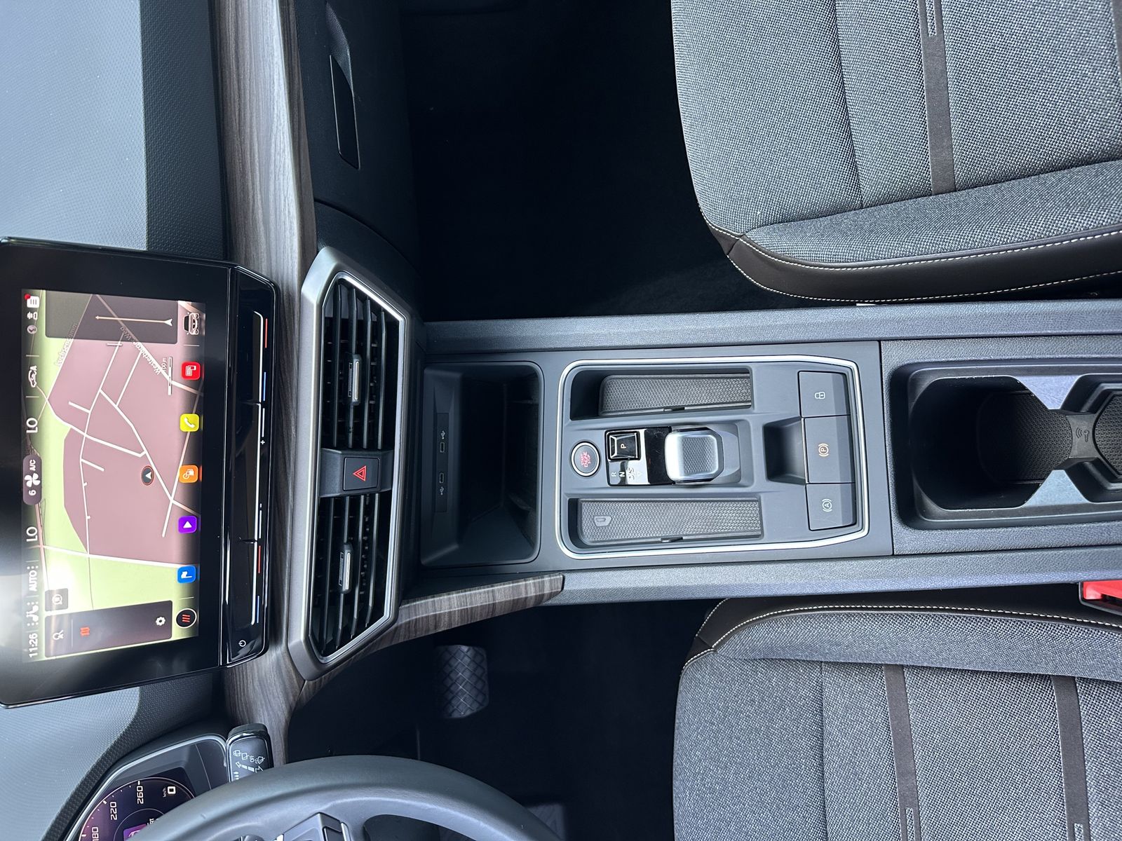 Fahrzeugabbildung SEAT Leon ST 2.0 TDI Xcellence DSG NAV+LED+ACC+KAMERA
