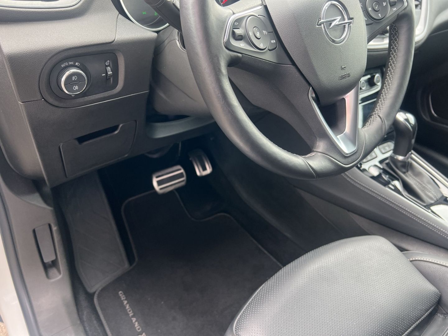 Fahrzeugabbildung Opel Grandland Ultimate 1.2 Turbo Navi Soundsystem 3