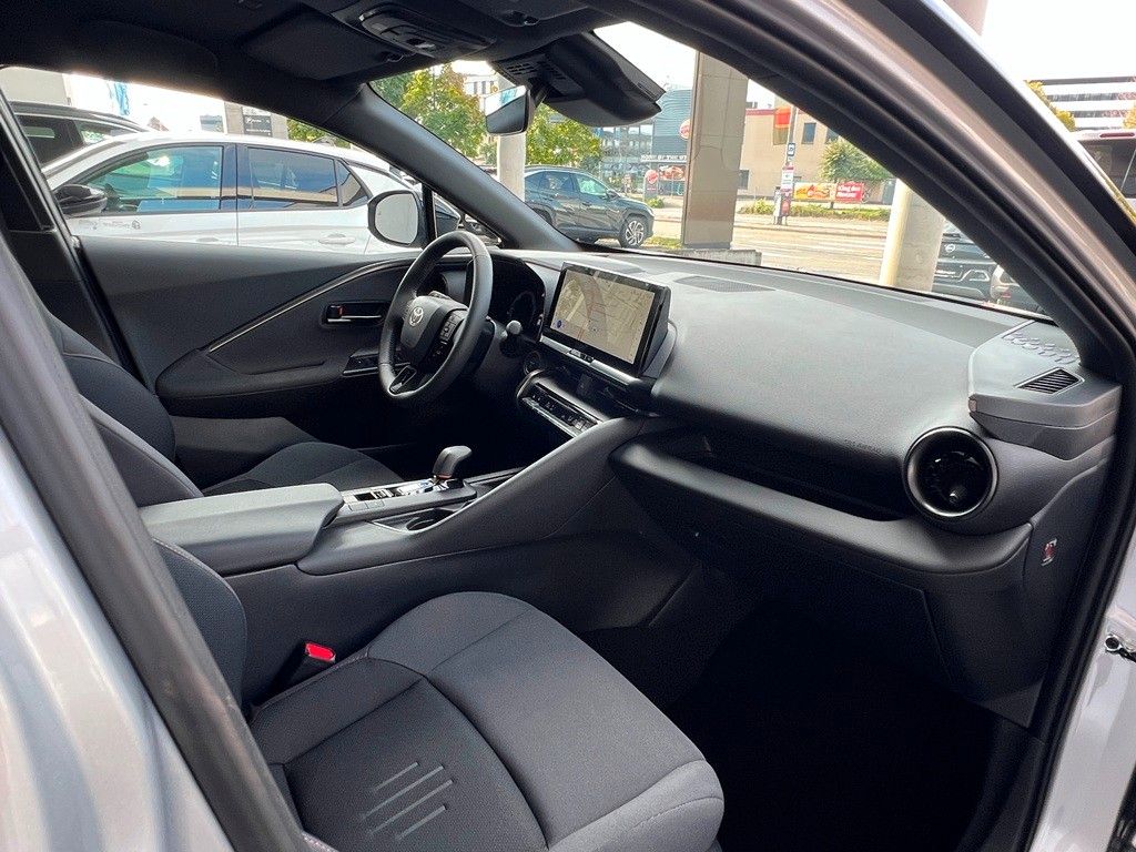 Fahrzeugabbildung Toyota C-HR 1.8 Hybrid FWD Teamplayer Technikpaket