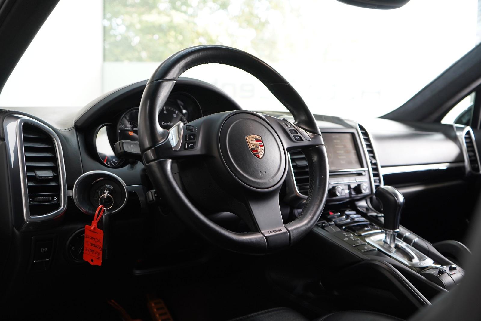 Porsche Cayenne Turbo V8*Navi*Luftfahrwerk*20 Z. Spyder*