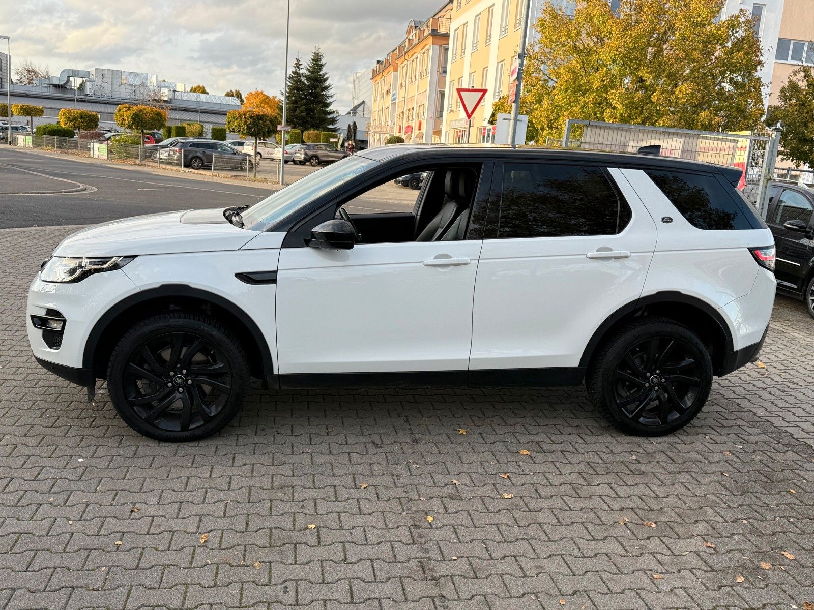 Land Rover Discovery Sport HSE SD4 SD240 AWD BLACK EDITION foto 4