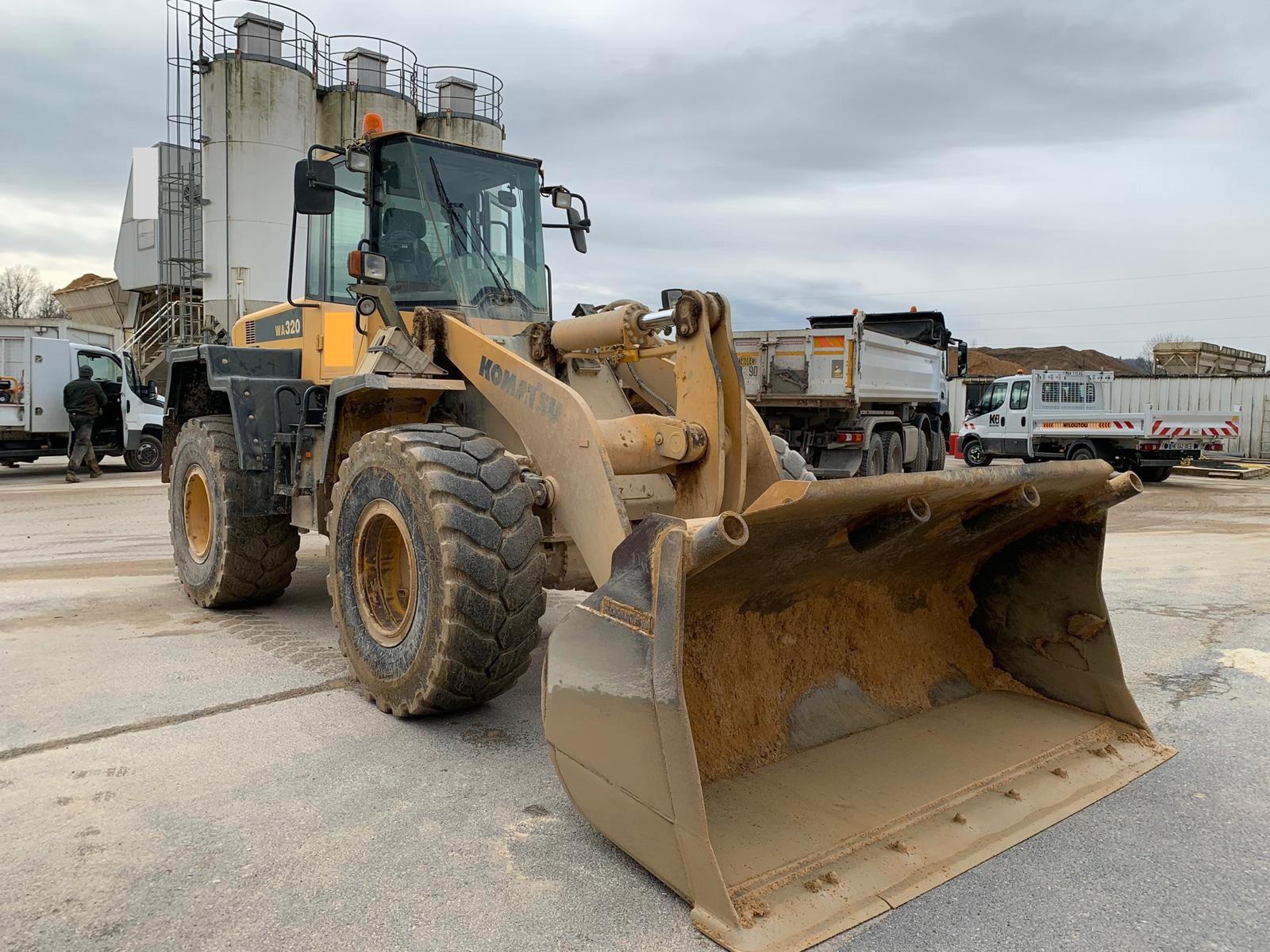 Komatsu WA 320-6