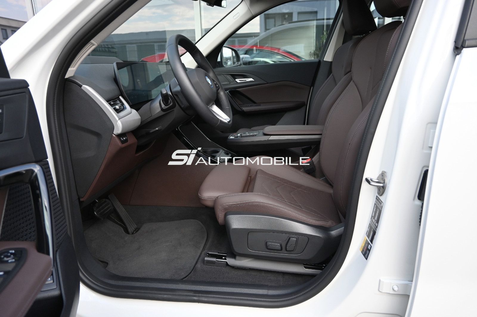 Fahrzeugabbildung BMW X1 xDrive25e Aut. °AHK°HEAD-UP°360°-KAM°MEMORY°